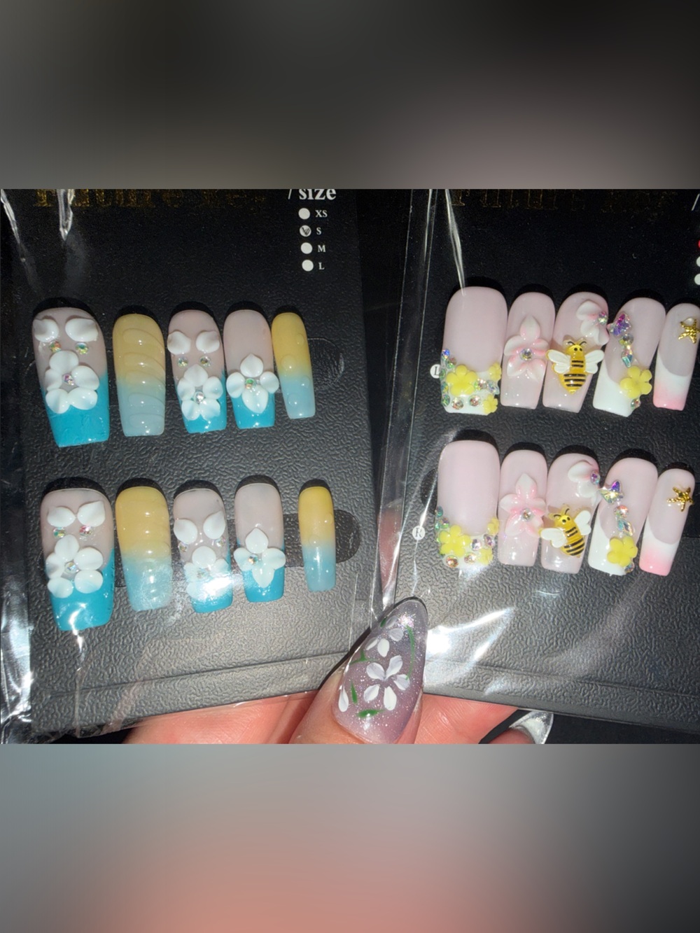 2pk( SMALL) Floral 3D Press-On Nail Set with Bees and Pastel Ombre